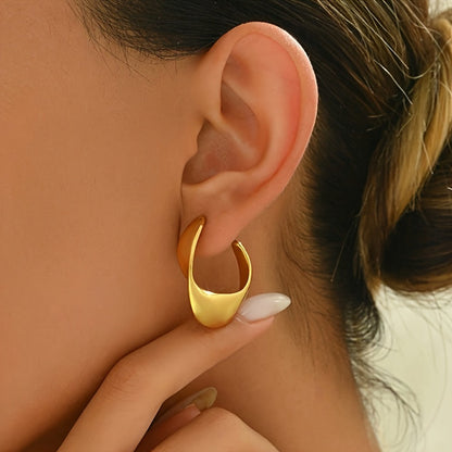 Sculpted Crescent Hoop Earrings | Gold
